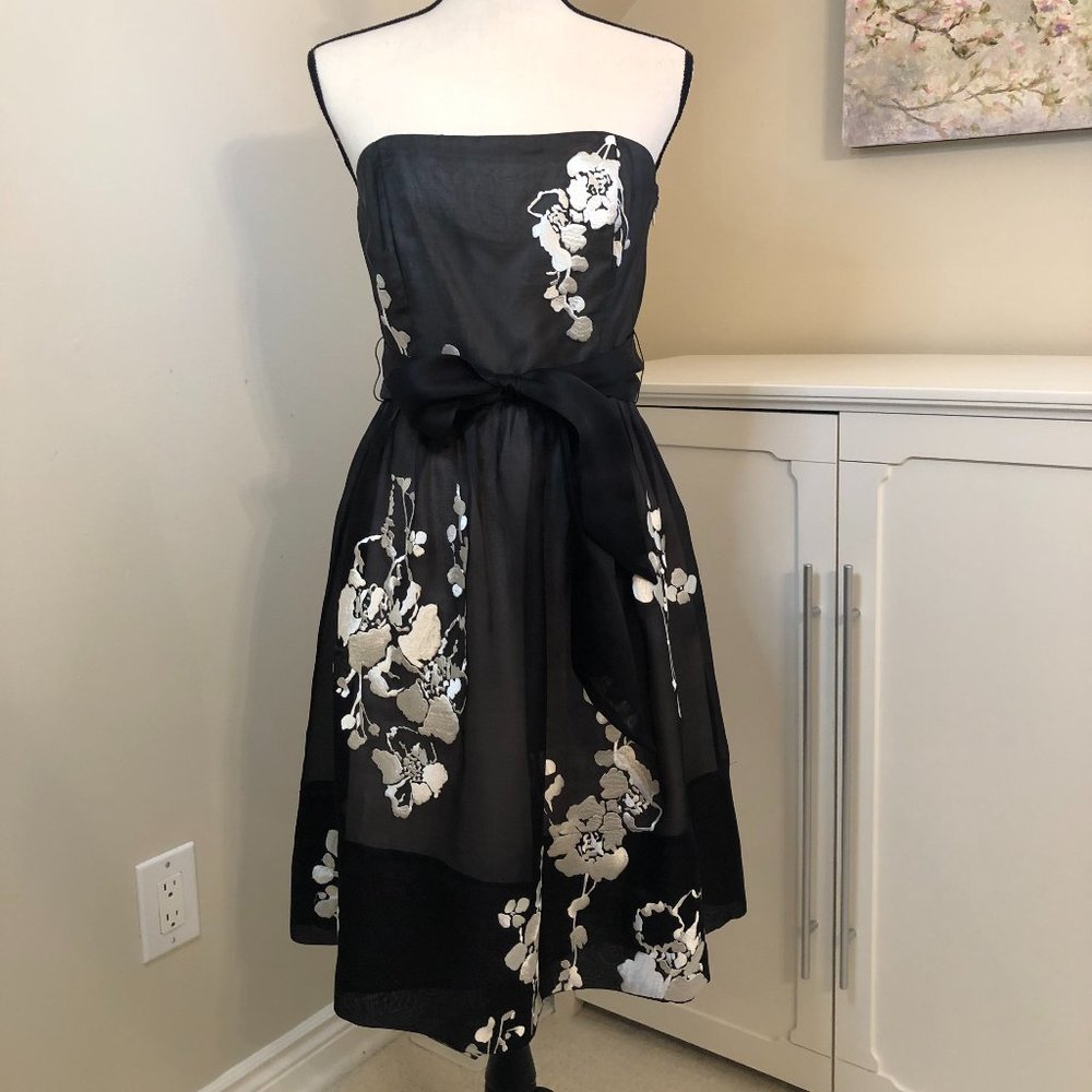 White House | Black Market, Black & White Silk Organza Embroidered Dress Sz. 8